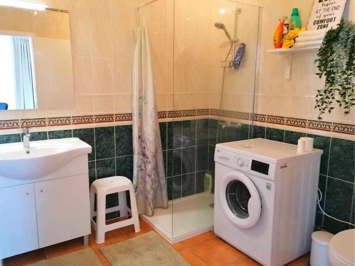 Sweden Apartment - Top Floor One Bedroom With Sea Views - Rs لاغوس المظهر الخارجي الصورة